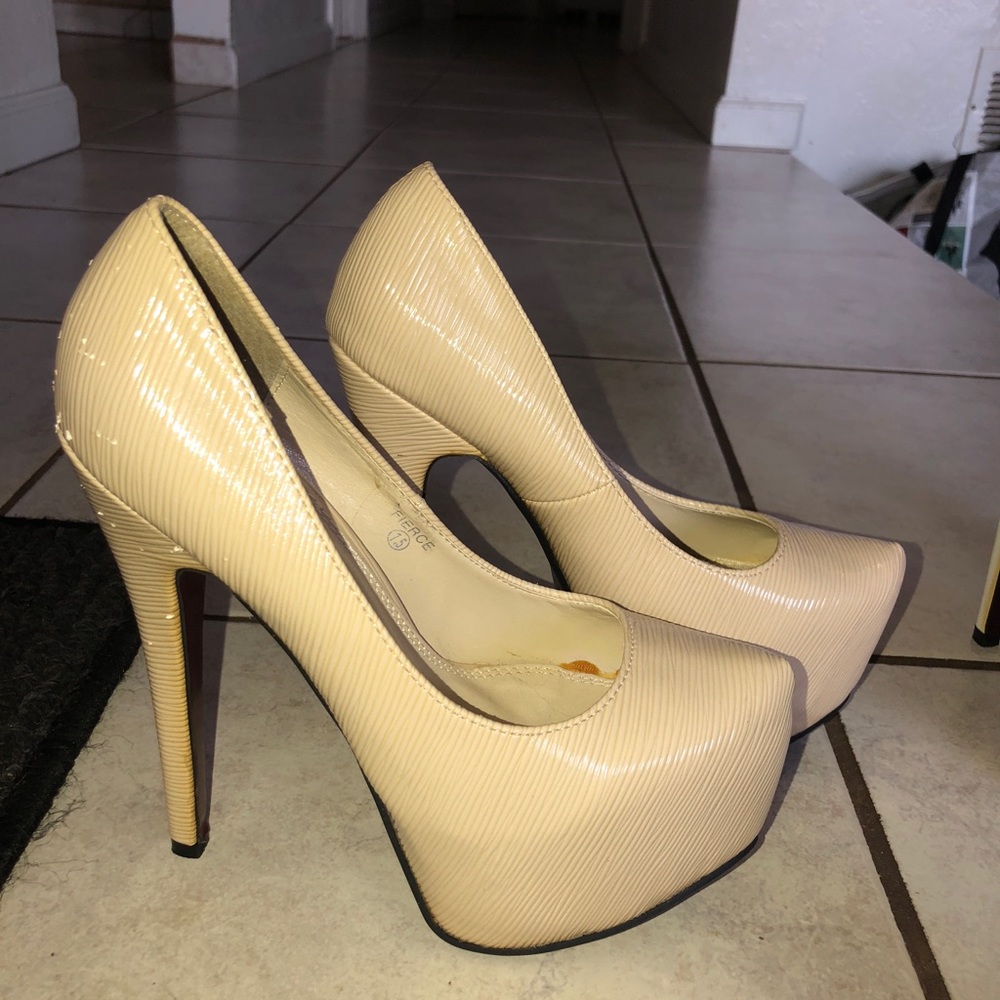 Nude Kiss Kulture platform heels-Size 7.5